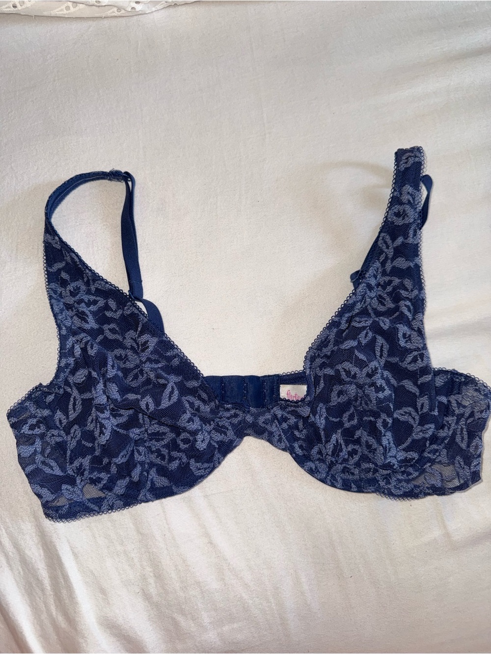 Vintage Flirtitude navy blue lace bra with floral pattern, size M #lingerie